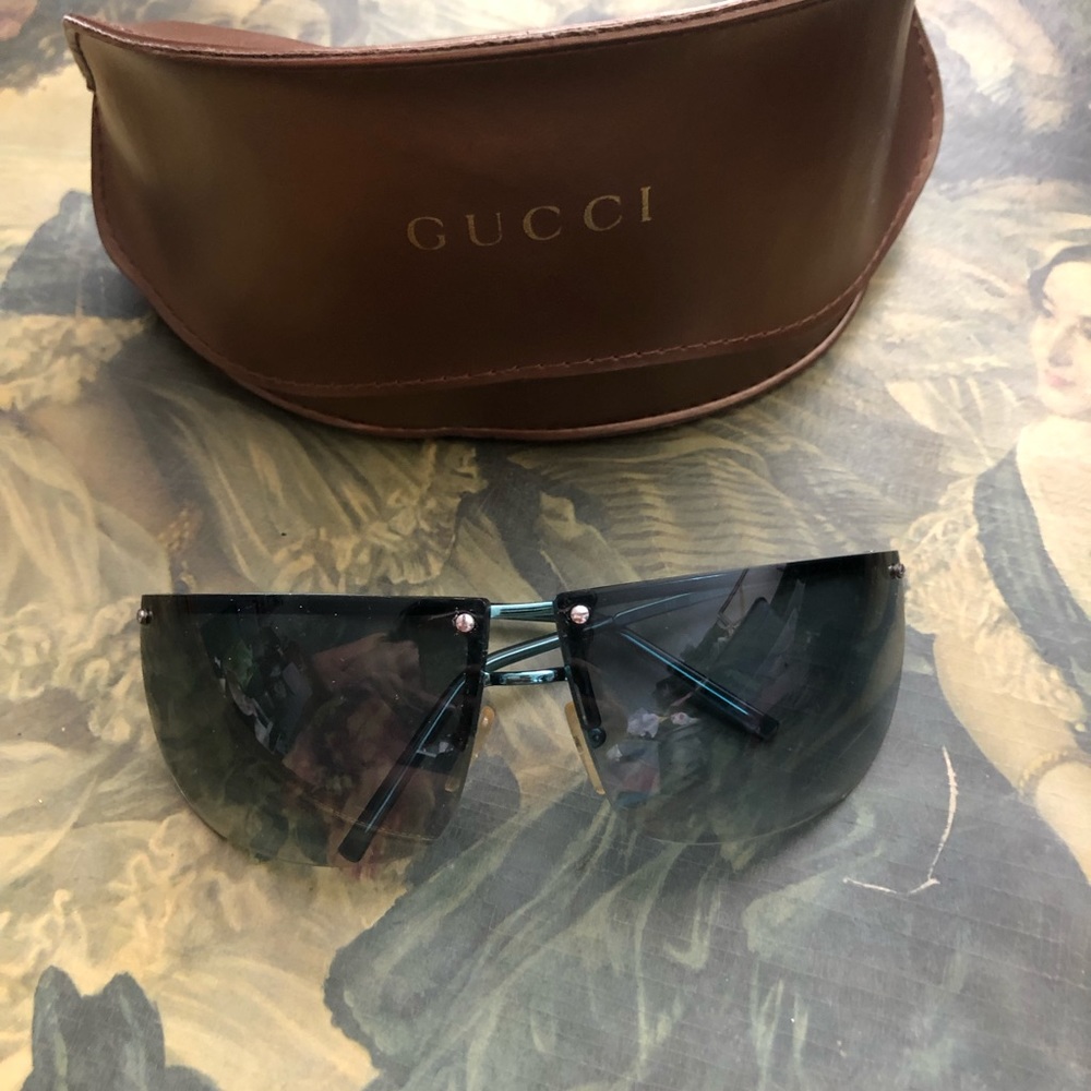 Gucci’s blue shades